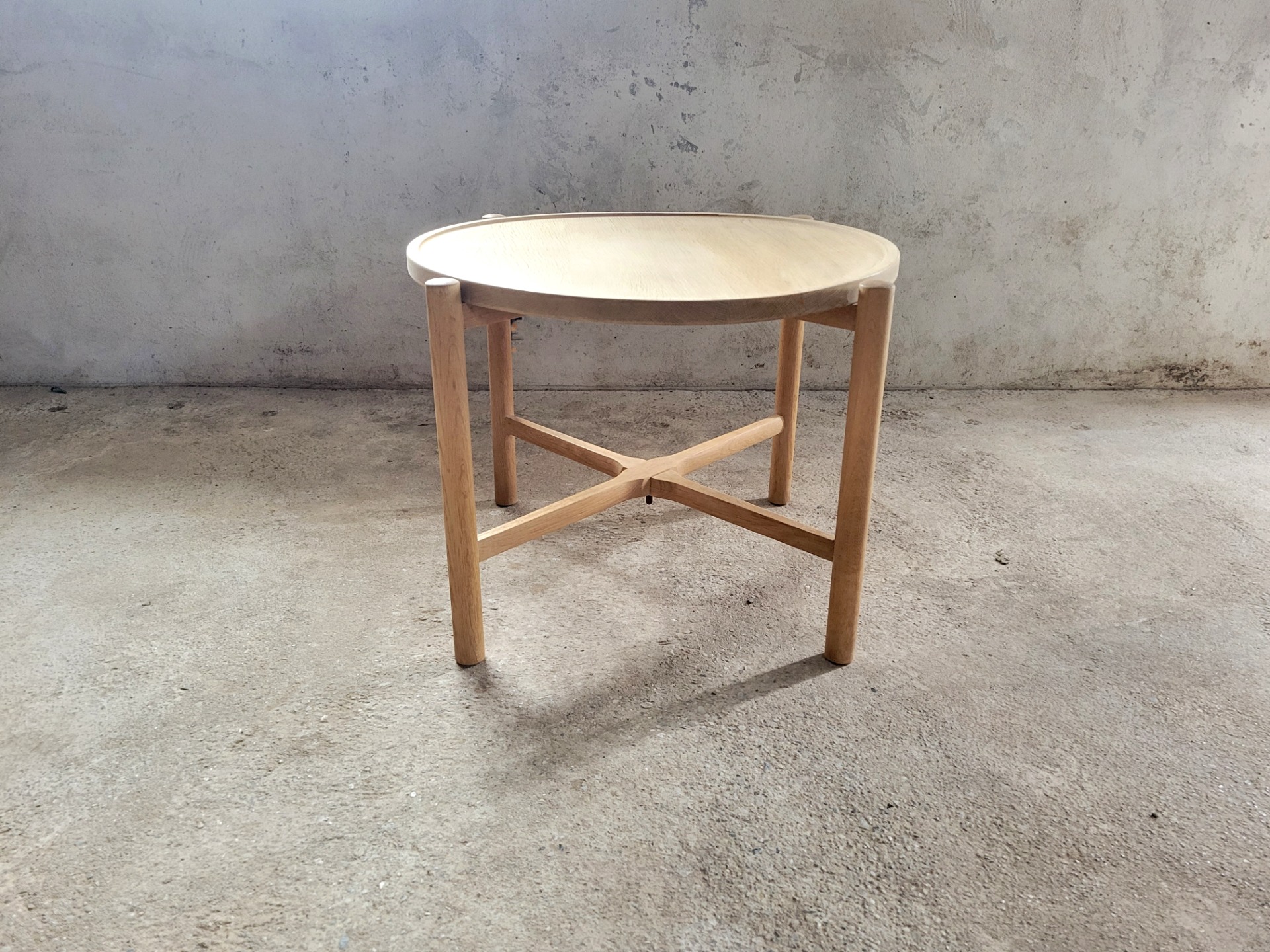 Vintage PP35 tray table by Hans J. Wegner for PP Møbler