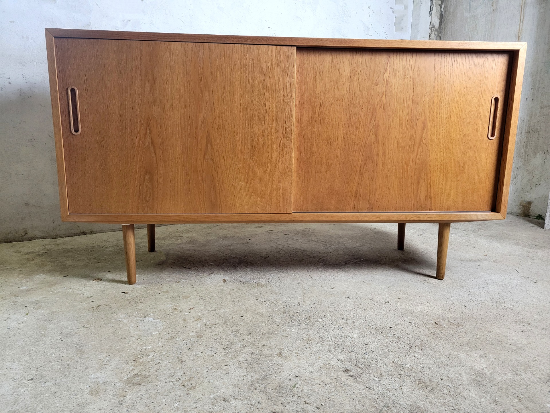 Oak Danish Design sideboard from Hundevad
